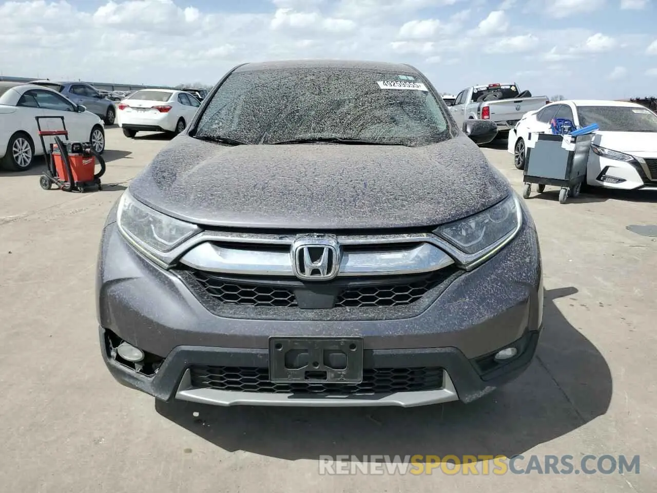 5 Photograph of a damaged car 5J6RW1H52KL002369 HONDA CRV 2019