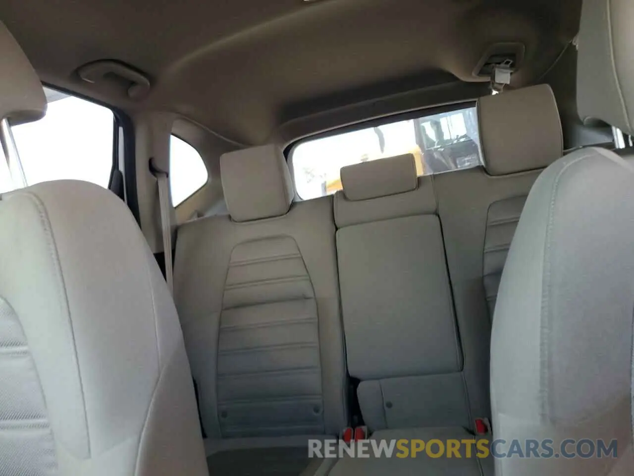 10 Photograph of a damaged car 5J6RW1H52KL008091 HONDA CRV 2019