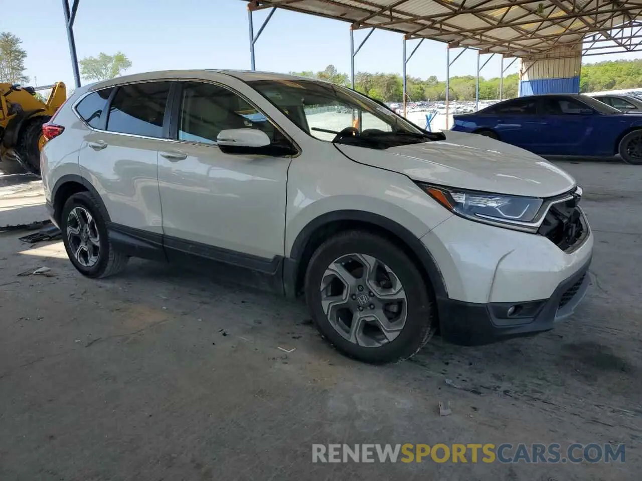 4 Photograph of a damaged car 5J6RW1H52KL008091 HONDA CRV 2019