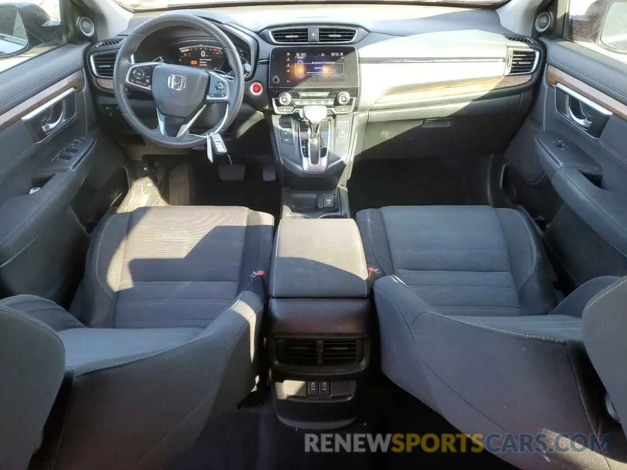 8 Photograph of a damaged car 5J6RW1H54KA018827 HONDA CRV 2019