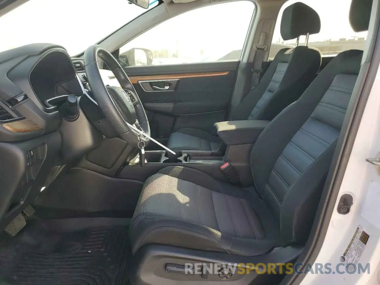 7 Photograph of a damaged car 5J6RW1H55KA004578 HONDA CRV 2019