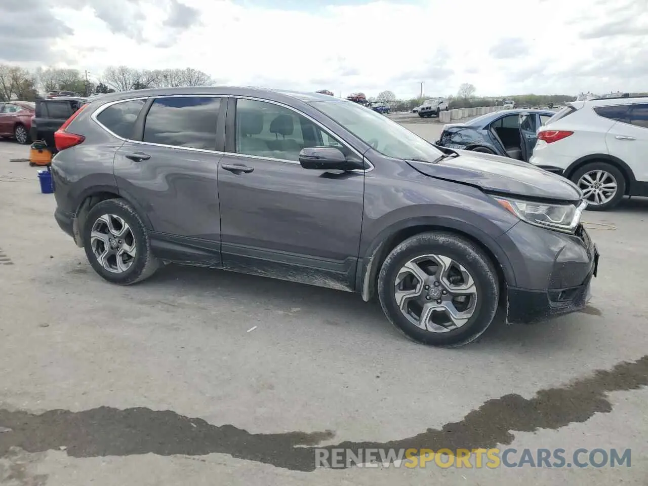 4 Photograph of a damaged car 5J6RW1H55KA035944 HONDA CRV 2019