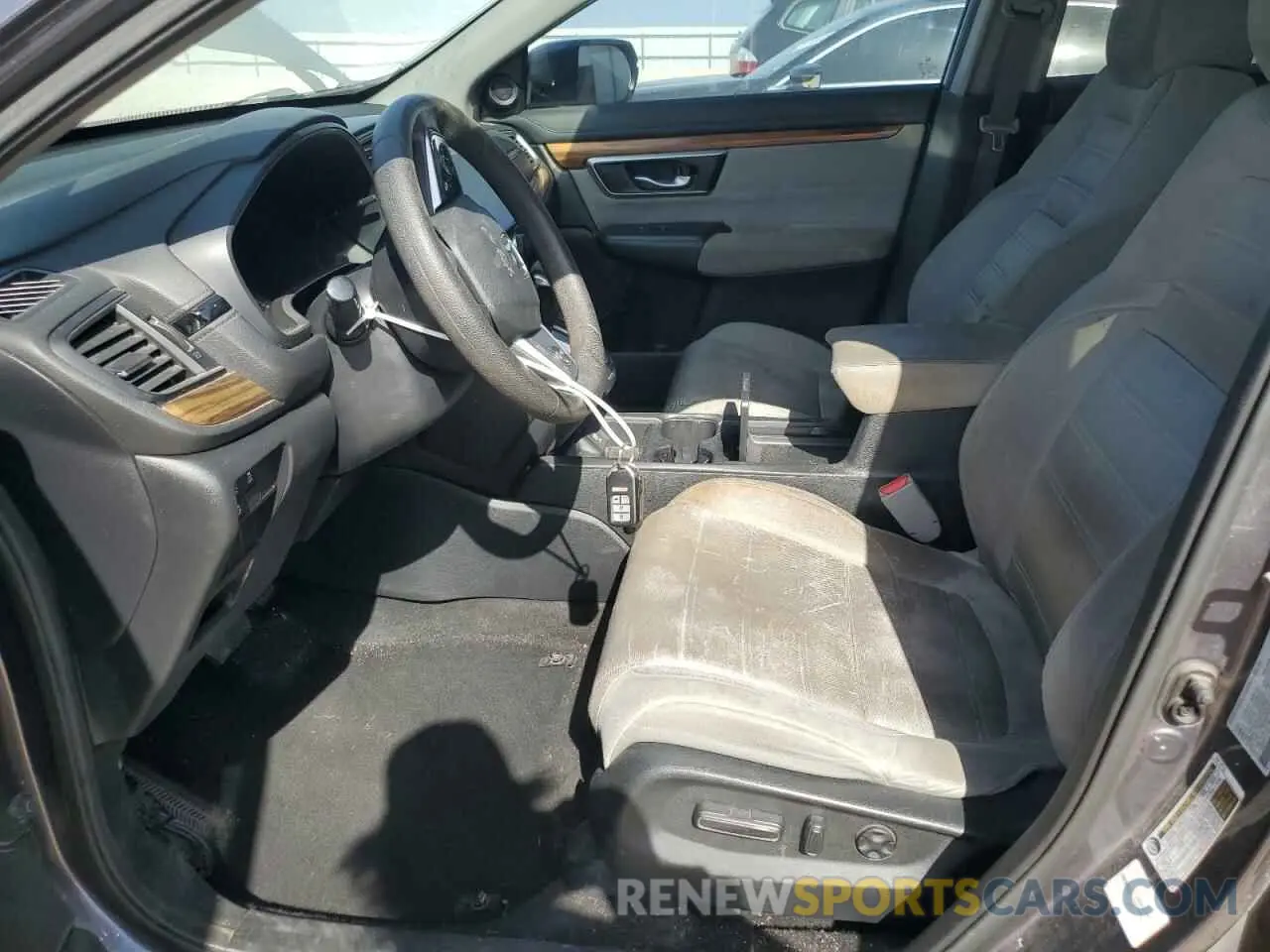 7 Photograph of a damaged car 5J6RW1H57KA011578 HONDA CRV 2019
