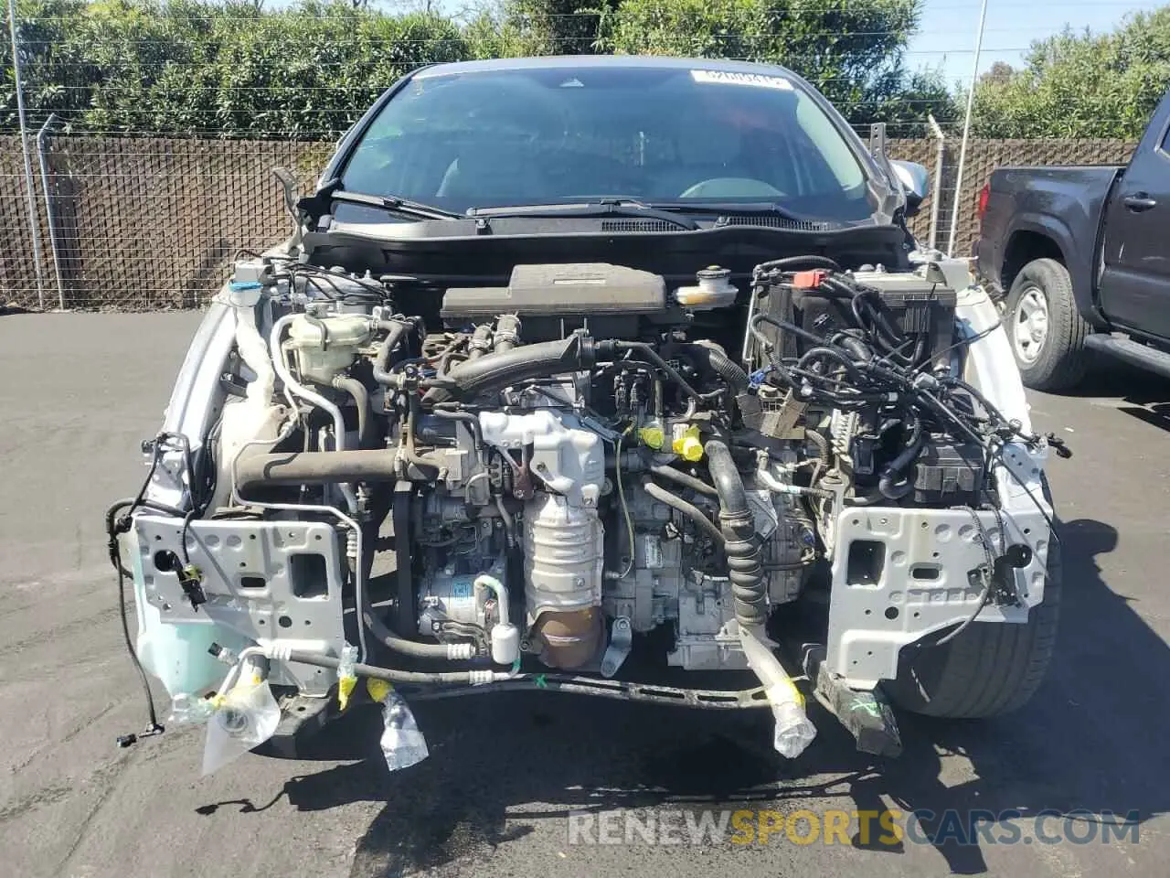 5 Photograph of a damaged car 5J6RW1H58KA028860 HONDA CRV 2019