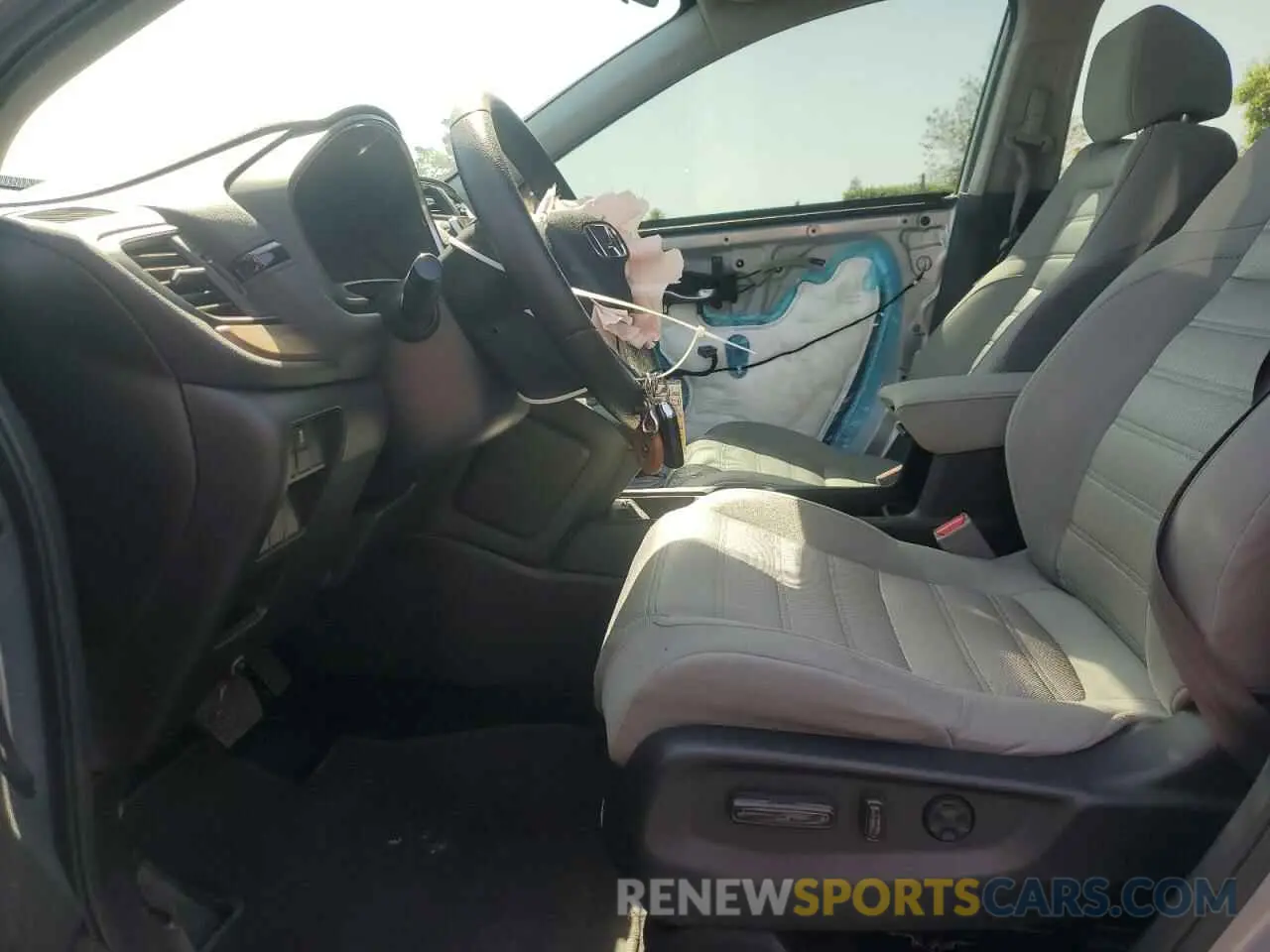 7 Photograph of a damaged car 5J6RW1H58KA028860 HONDA CRV 2019