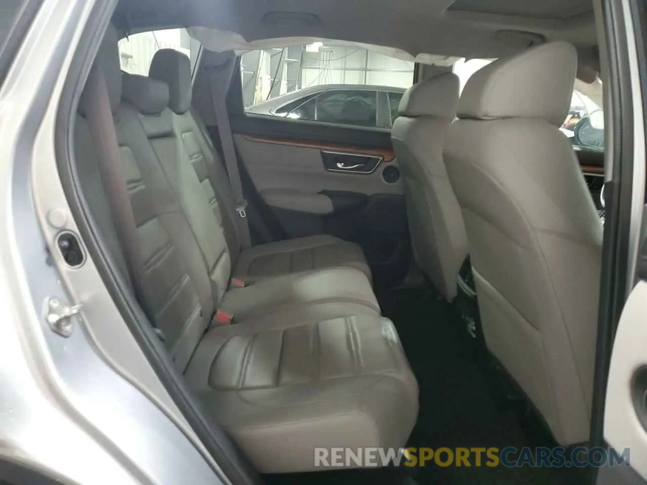 10 Photograph of a damaged car 5J6RW1H83KA012432 HONDA CRV 2019