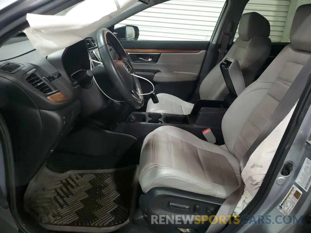 7 Photograph of a damaged car 5J6RW1H83KA012432 HONDA CRV 2019