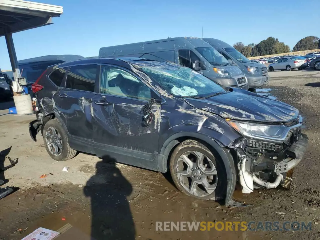 4 Photograph of a damaged car 5J6RW1H83KA036116 HONDA CRV 2019