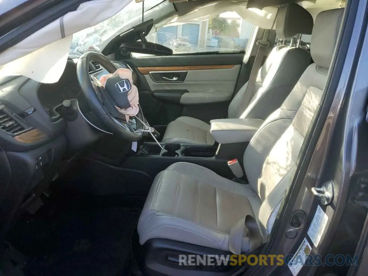7 Photograph of a damaged car 5J6RW1H83KA036116 HONDA CRV 2019