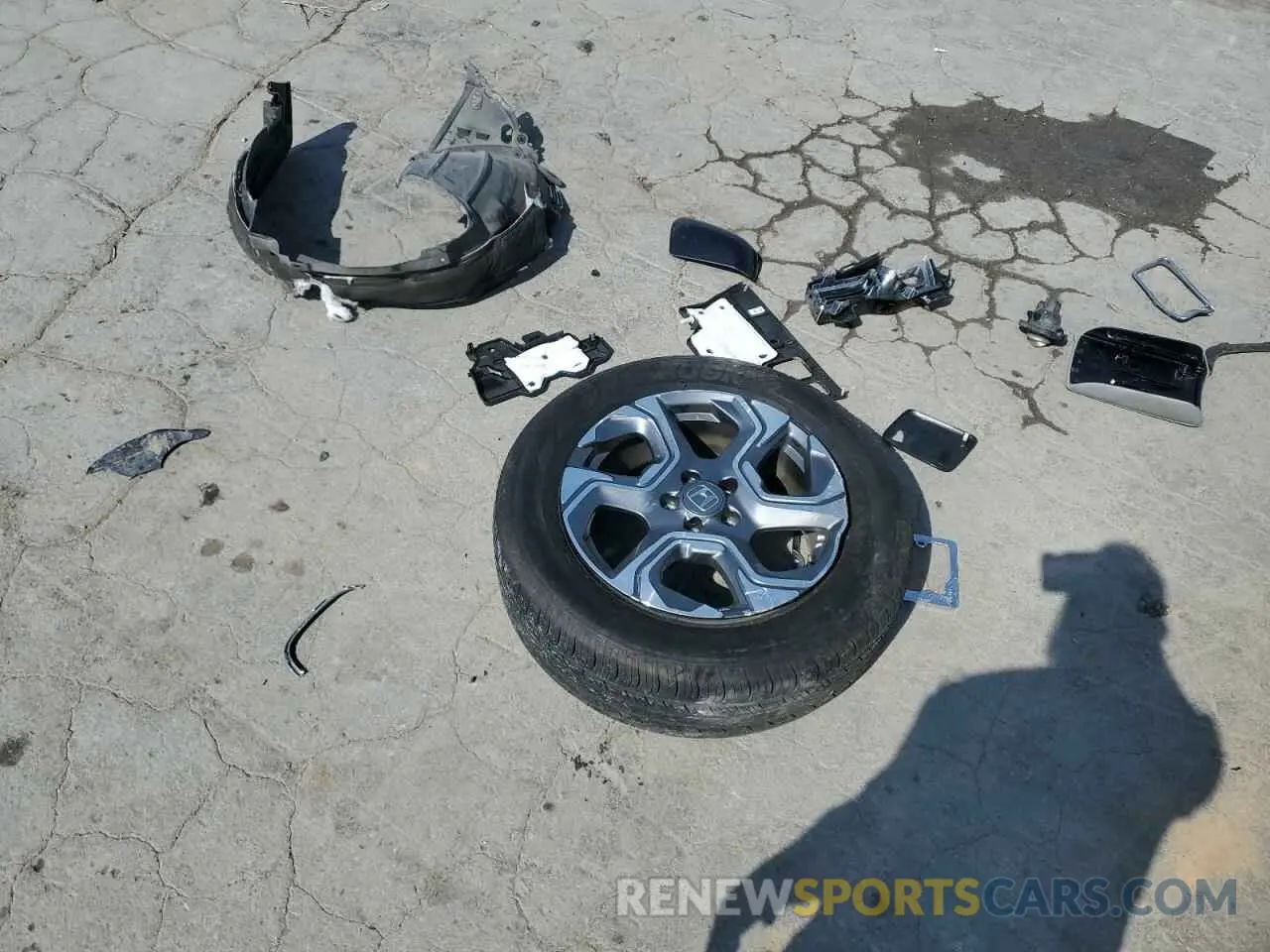 13 Photograph of a damaged car 5J6RW1H84KA027585 HONDA CRV 2019