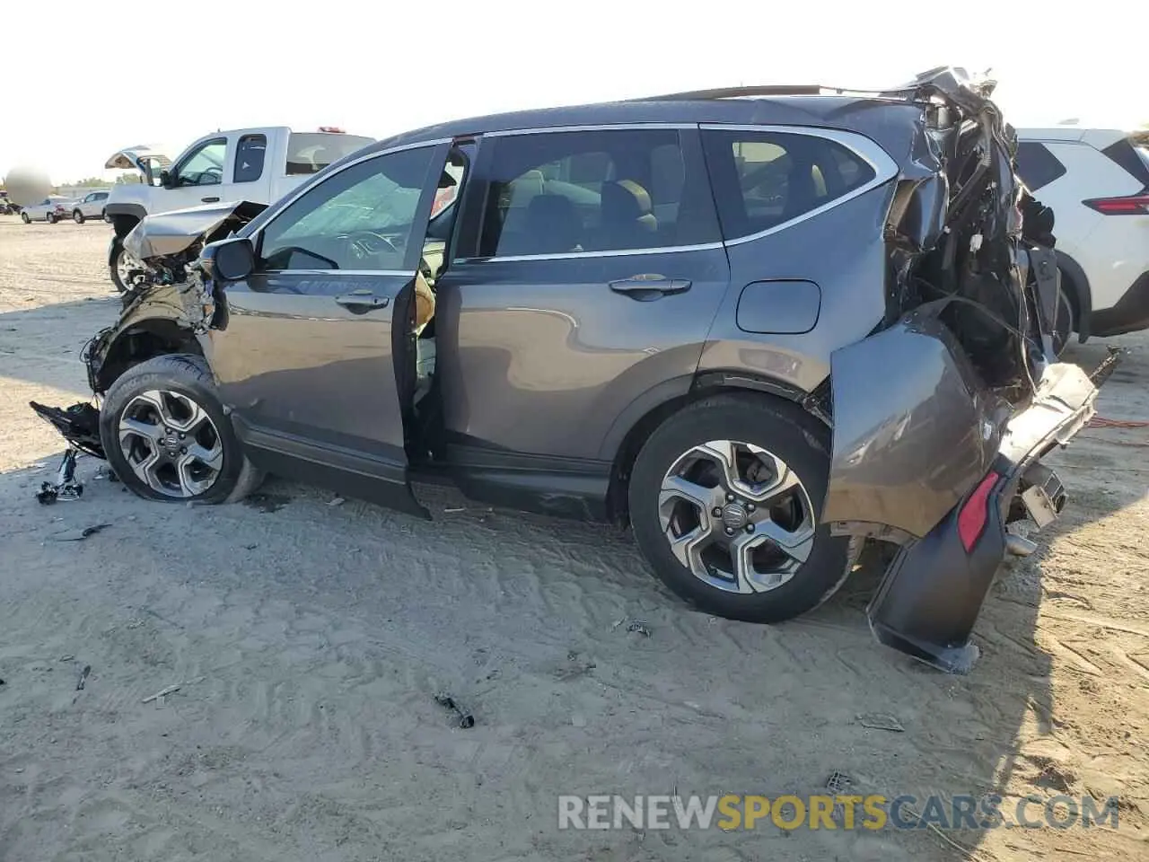 2 Photograph of a damaged car 5J6RW1H85KA013193 HONDA CRV 2019