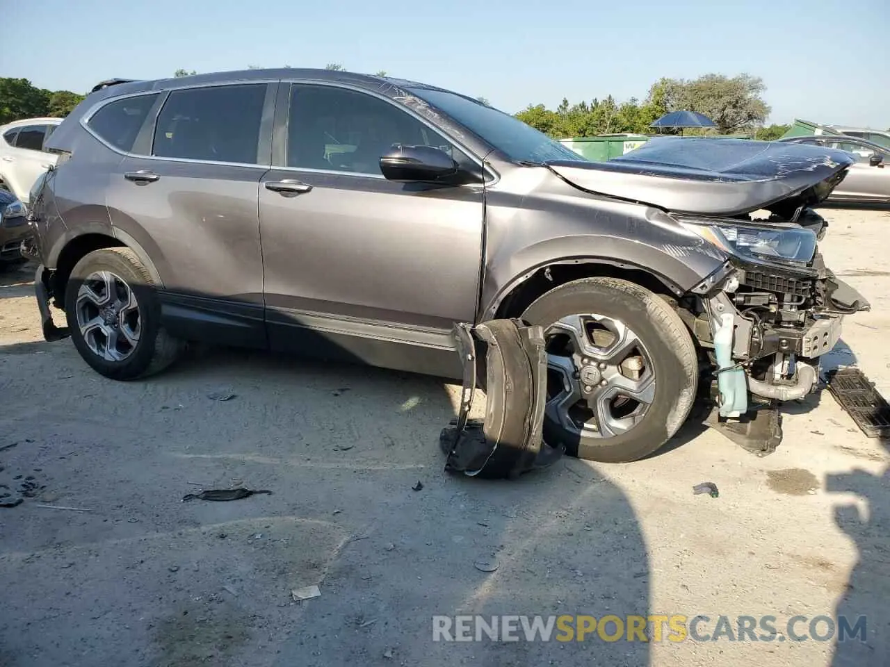 4 Photograph of a damaged car 5J6RW1H85KA013193 HONDA CRV 2019