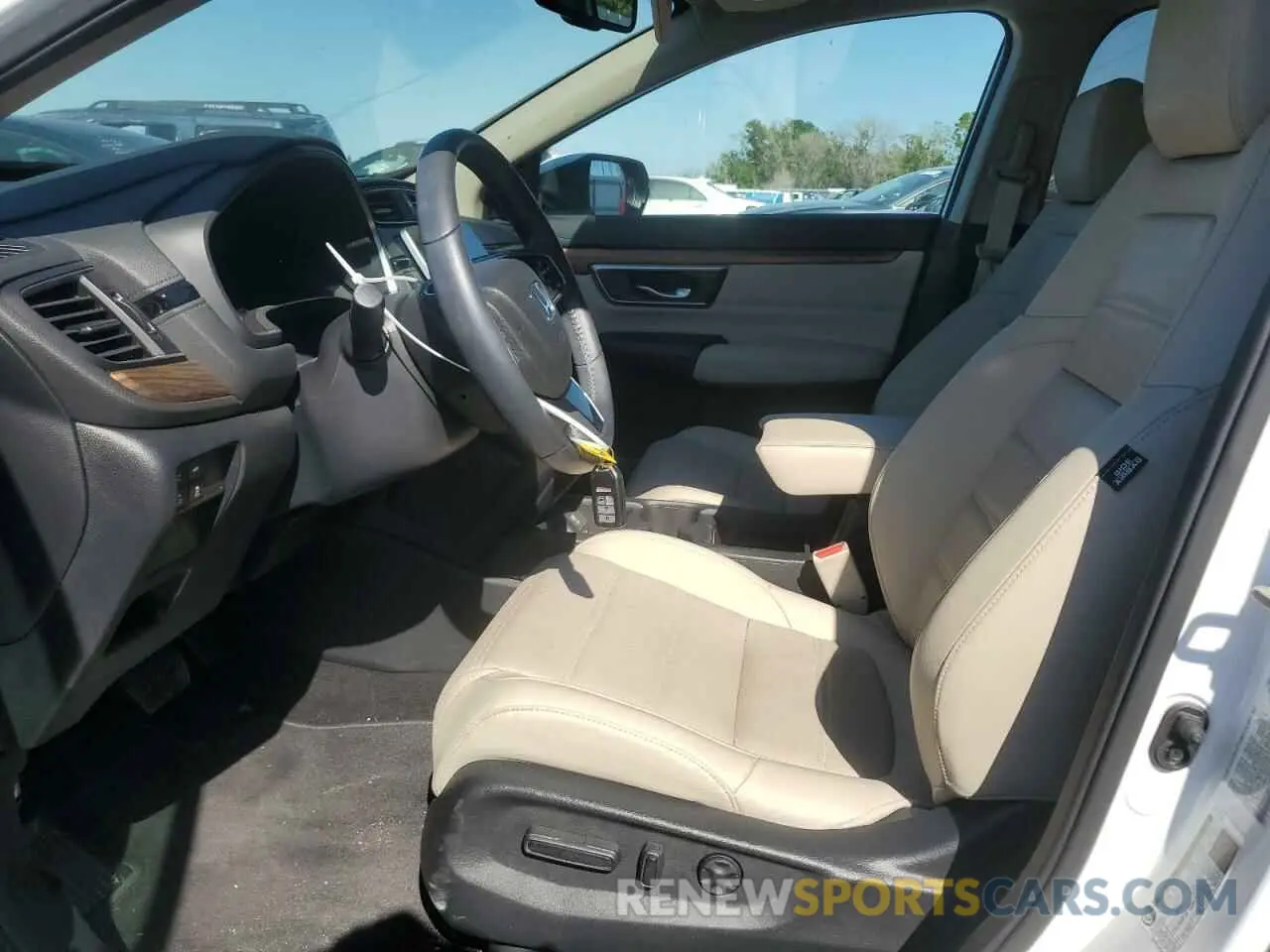 7 Photograph of a damaged car 5J6RW1H85KA041530 HONDA CRV 2019