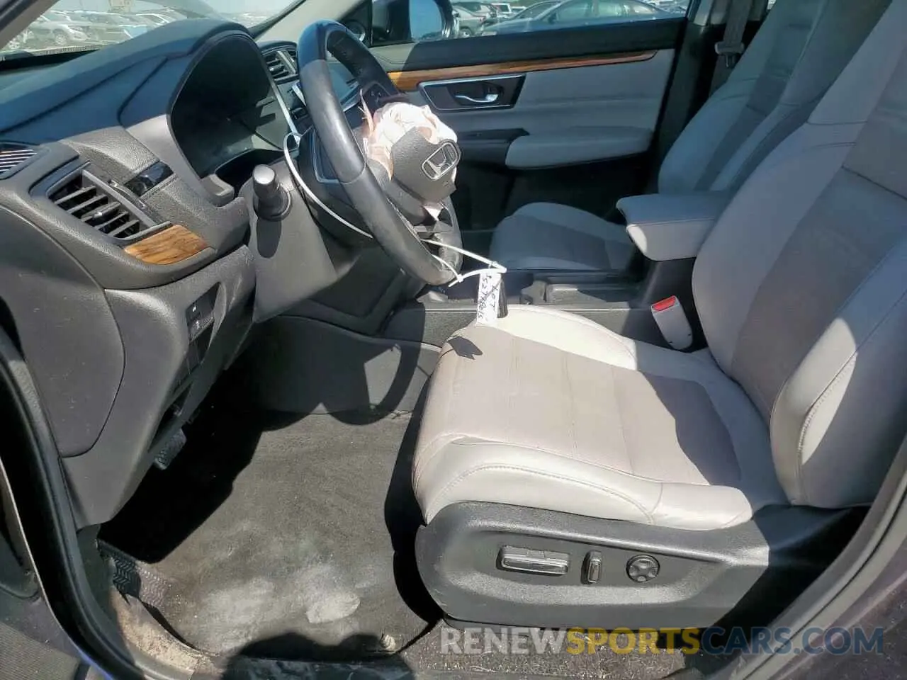 7 Photograph of a damaged car 5J6RW1H86KA006480 HONDA CRV 2019