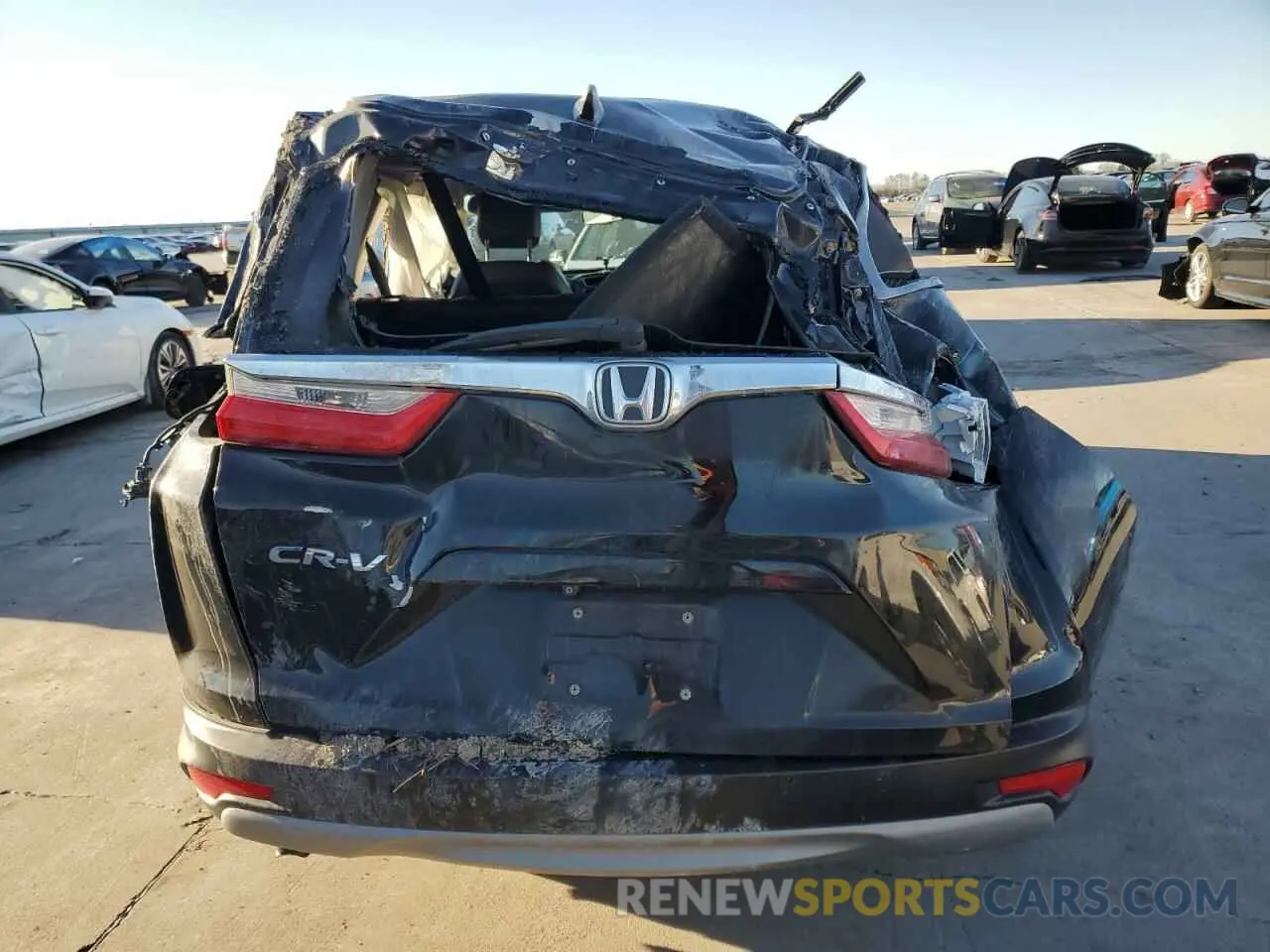 6 Photograph of a damaged car 5J6RW1H86KA040788 HONDA CRV 2019