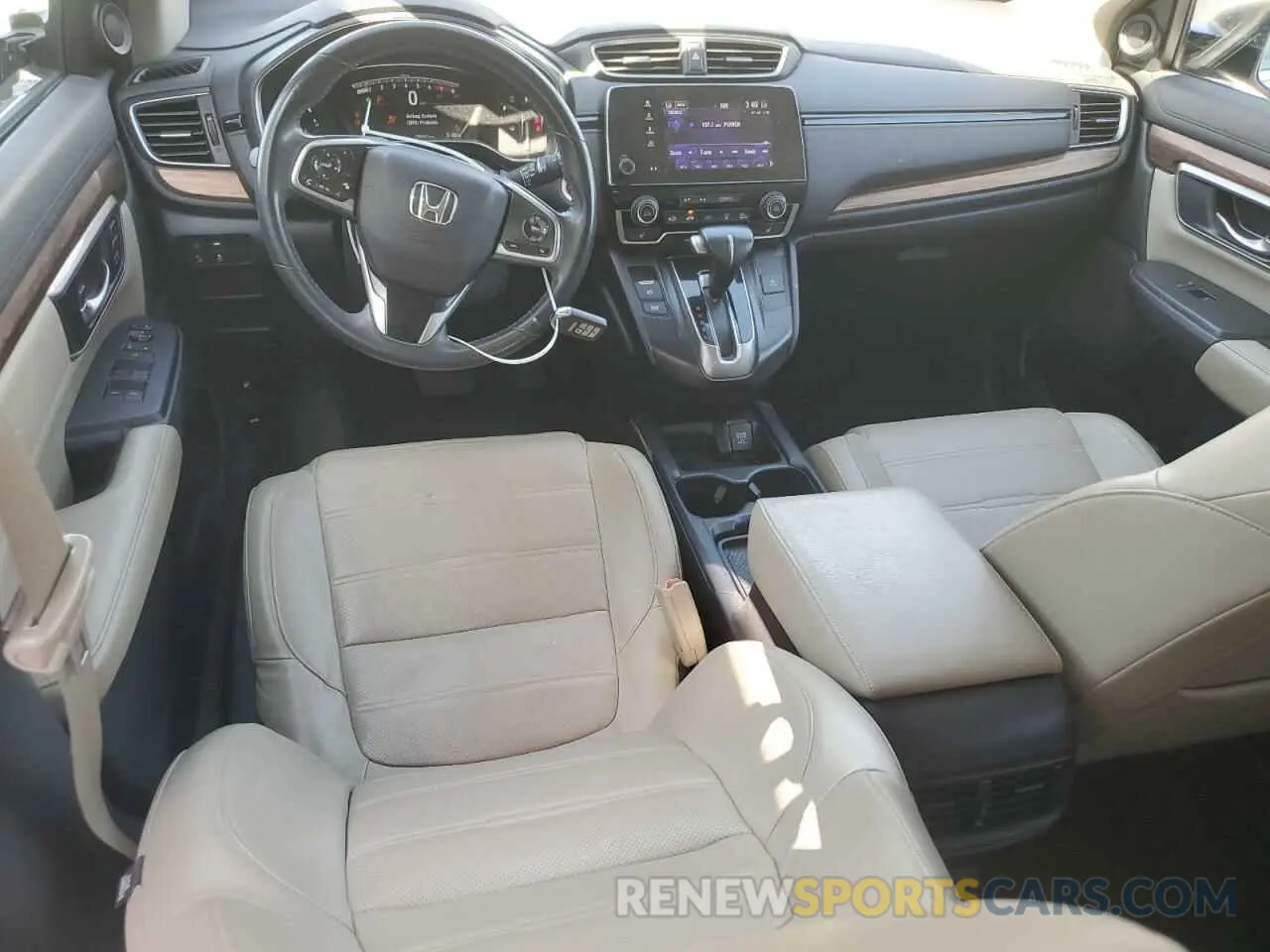 8 Photograph of a damaged car 5J6RW1H88KL003553 HONDA CRV 2019
