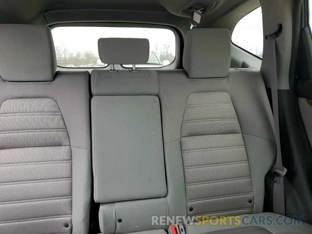 10 Photograph of a damaged car 5J6RW2H50KA015283 HONDA CRV 2019