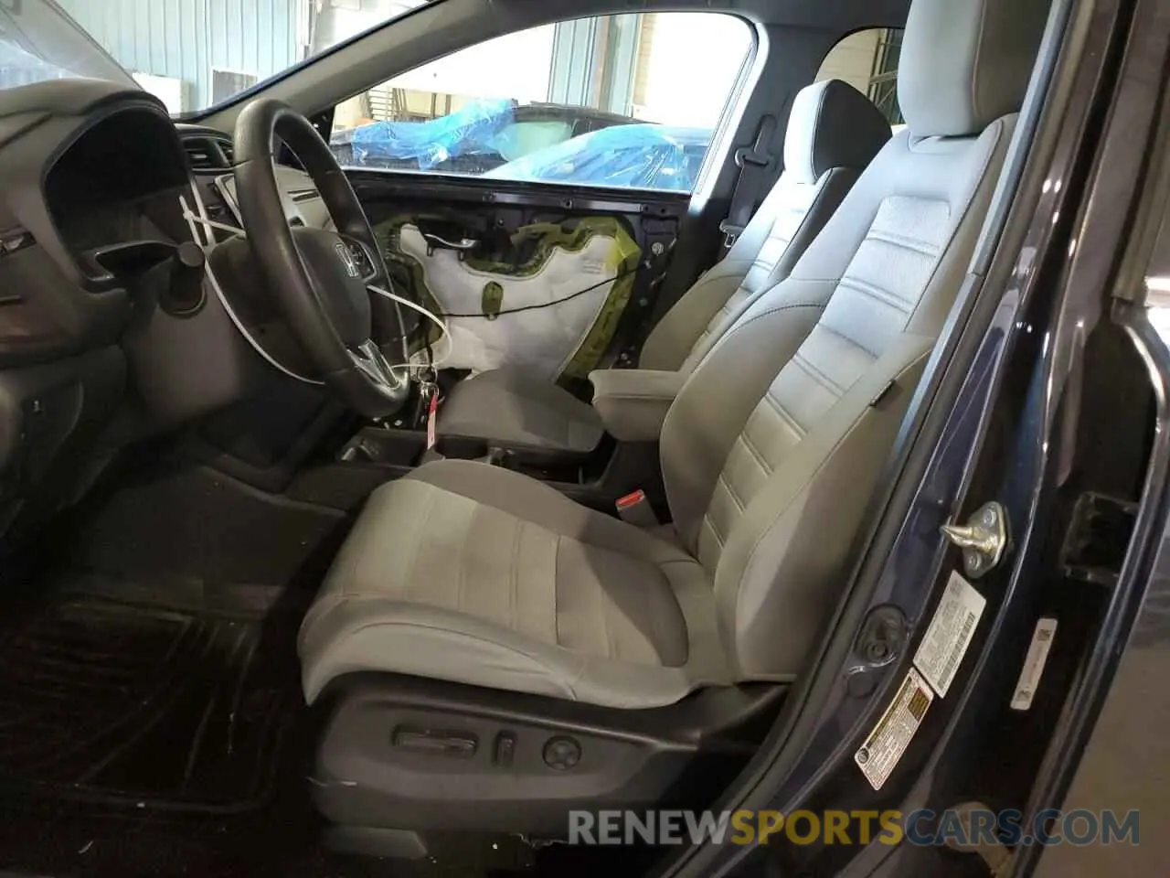 7 Photograph of a damaged car 5J6RW2H50KL030337 HONDA CRV 2019