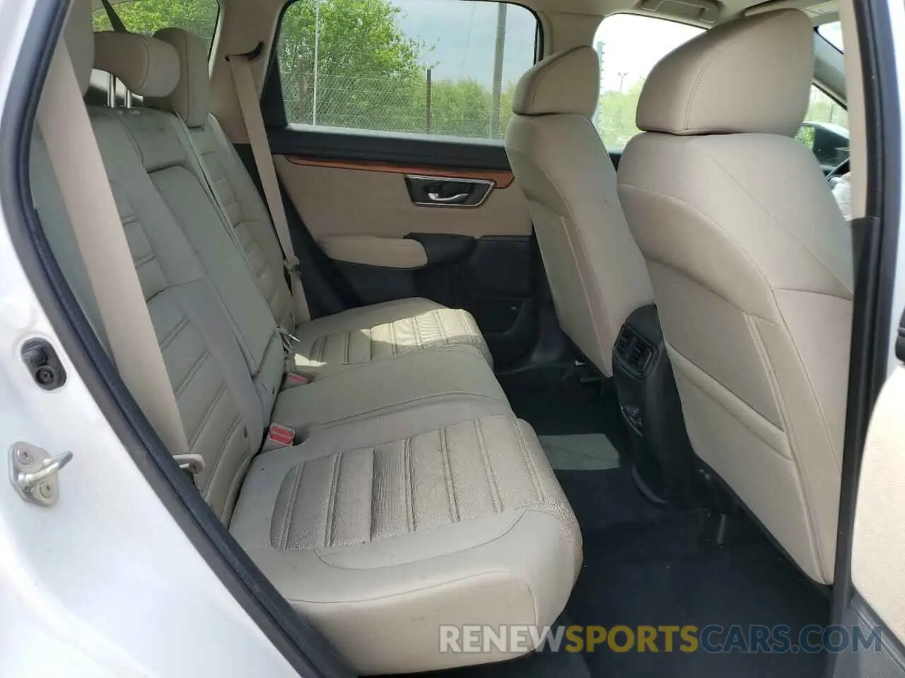10 Photograph of a damaged car 5J6RW2H52KA014555 HONDA CRV 2019