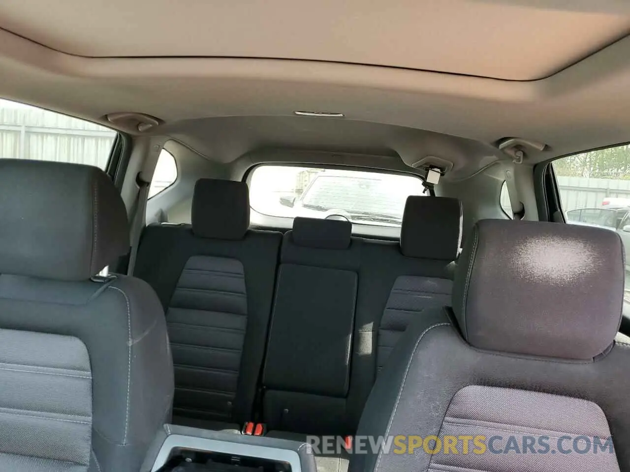 10 Photograph of a damaged car 5J6RW2H53KA011390 HONDA CRV 2019