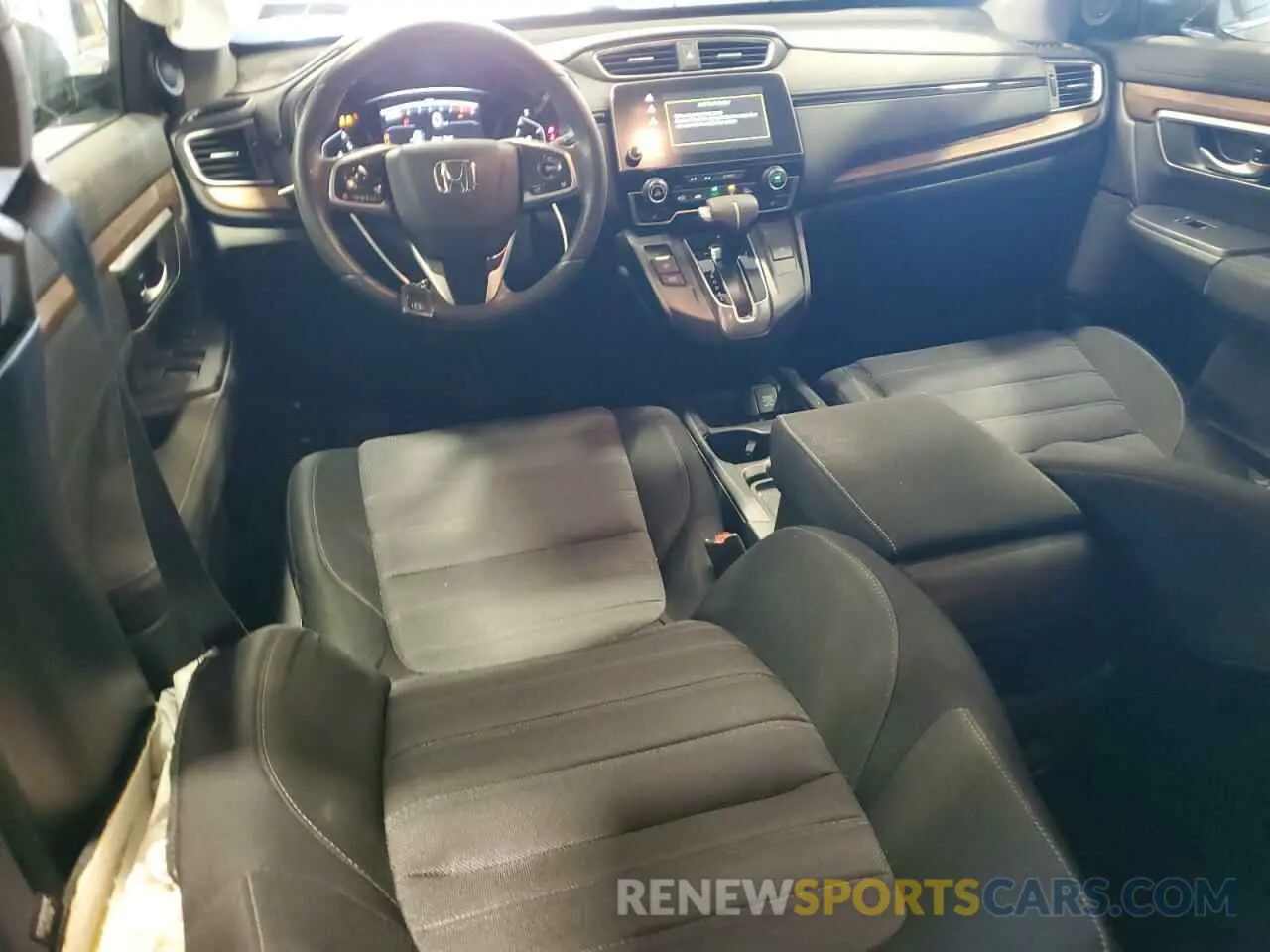 8 Photograph of a damaged car 5J6RW2H54KA019689 HONDA CRV 2019