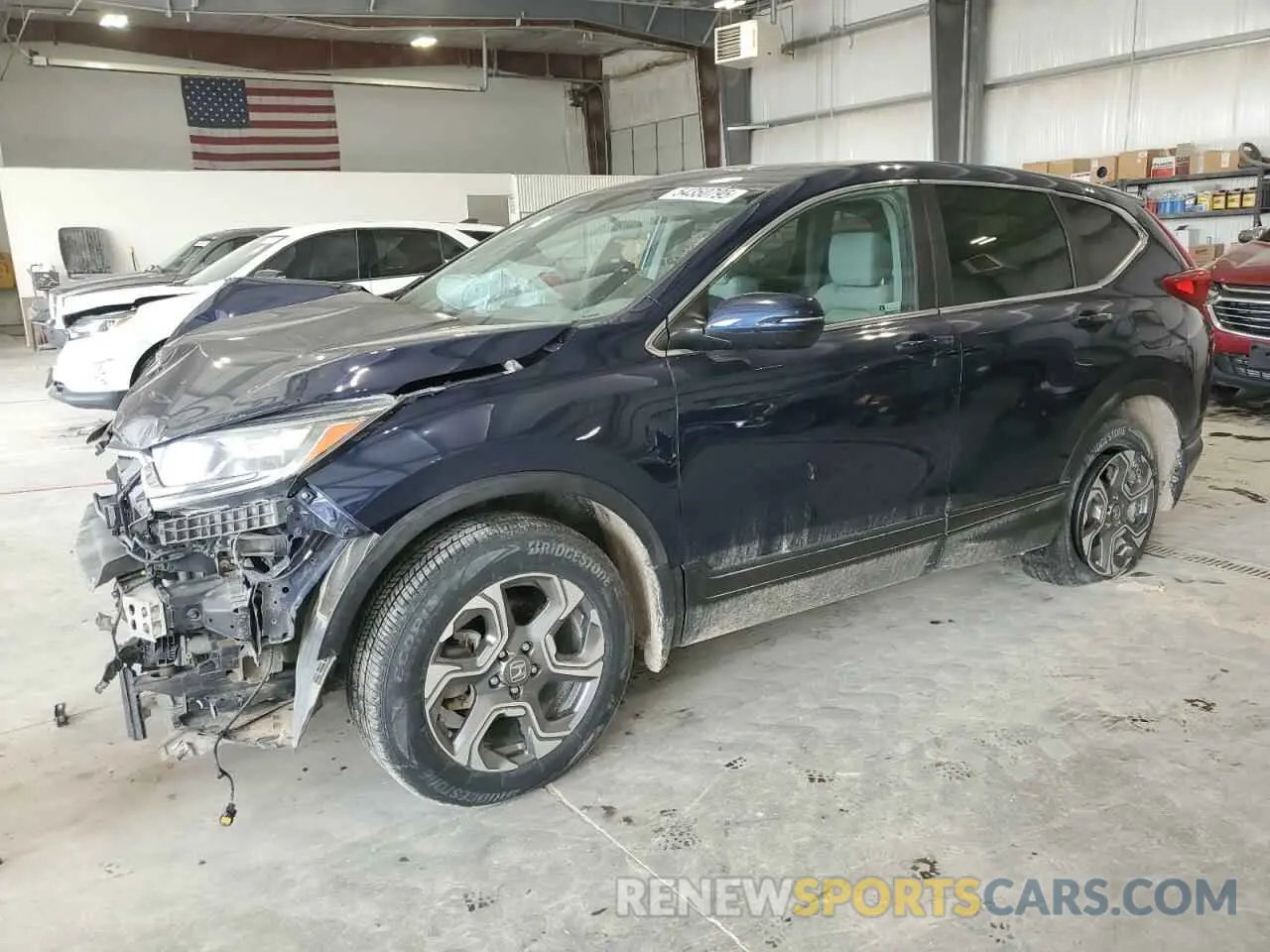 1 Photograph of a damaged car 5J6RW2H55KA001752 HONDA CRV 2019