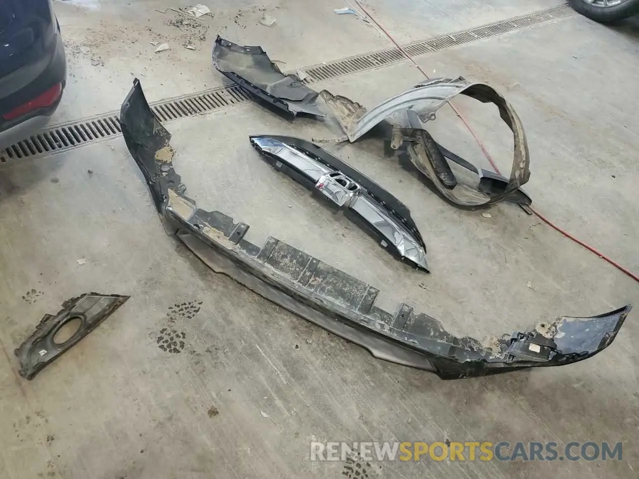 13 Photograph of a damaged car 5J6RW2H55KA001752 HONDA CRV 2019