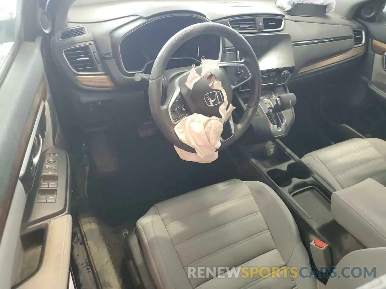 8 Photograph of a damaged car 5J6RW2H55KA001752 HONDA CRV 2019