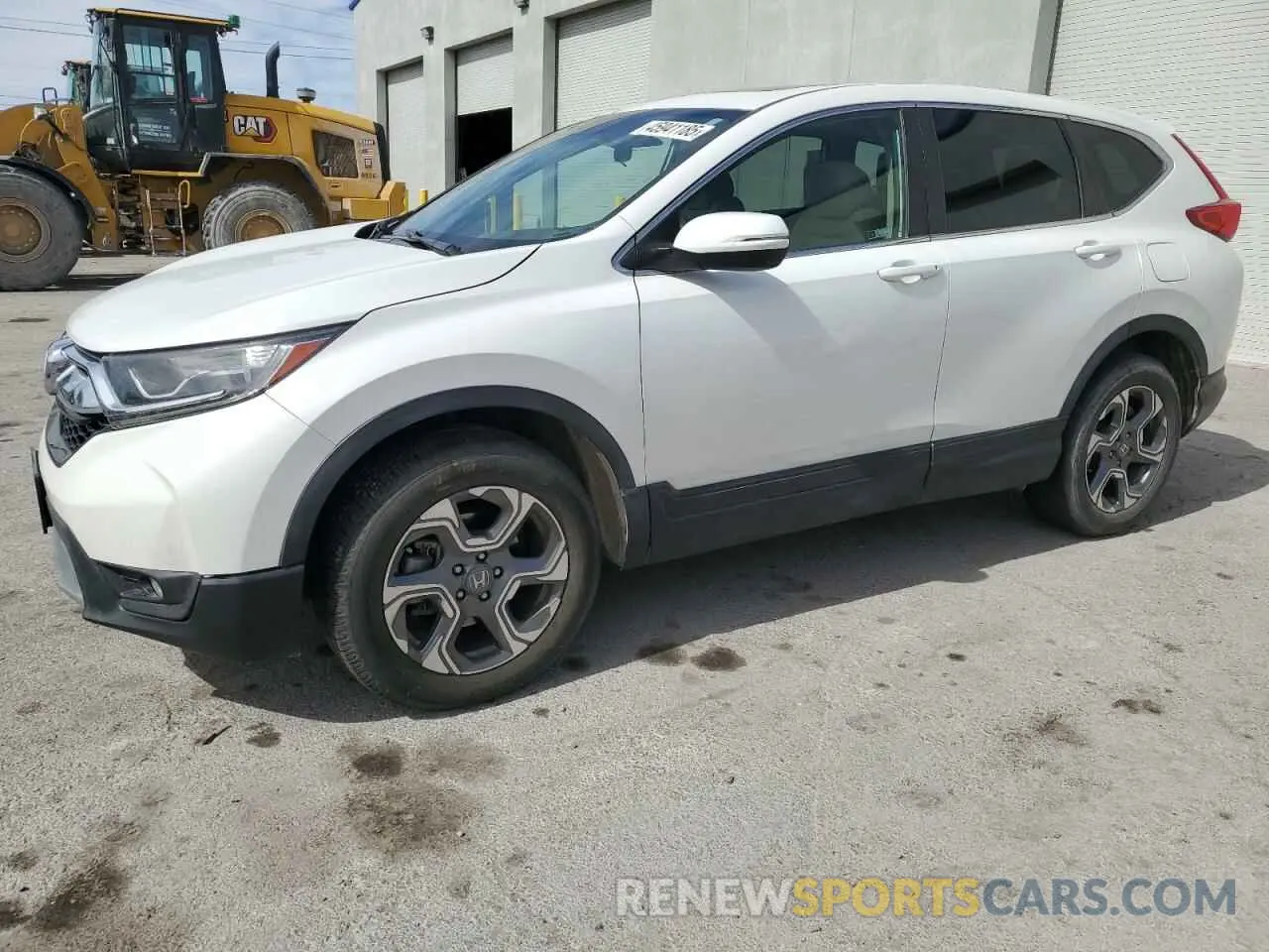 1 Photograph of a damaged car 5J6RW2H55KA017191 HONDA CRV 2019