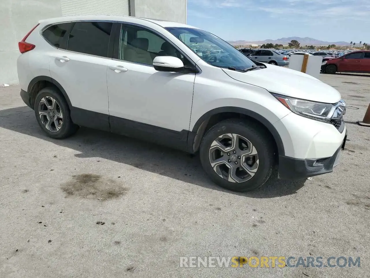 4 Photograph of a damaged car 5J6RW2H55KA017191 HONDA CRV 2019