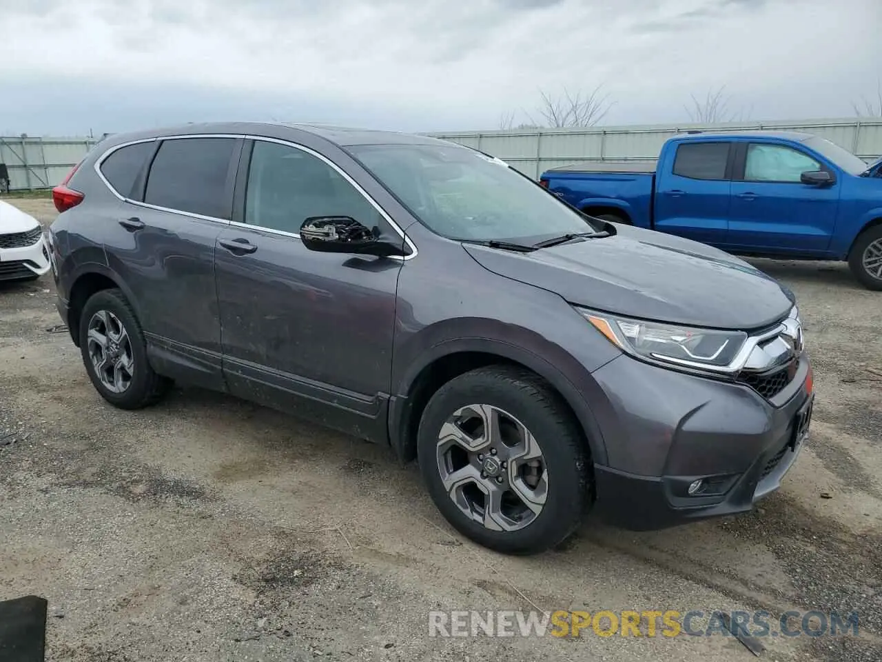 4 Photograph of a damaged car 5J6RW2H82KA001637 HONDA CRV 2019