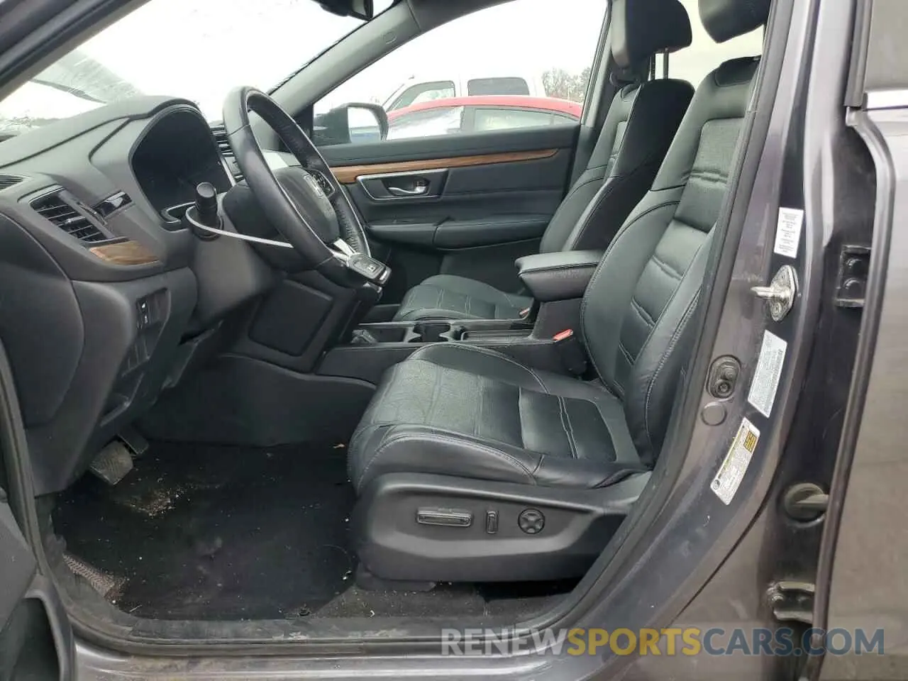 7 Photograph of a damaged car 5J6RW2H82KA001637 HONDA CRV 2019
