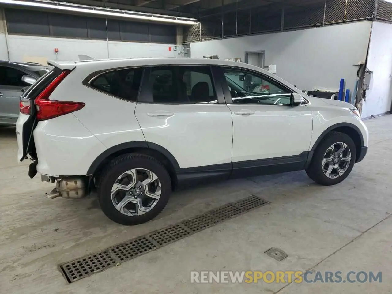 3 Photograph of a damaged car 5J6RW2H82KL012609 HONDA CRV 2019