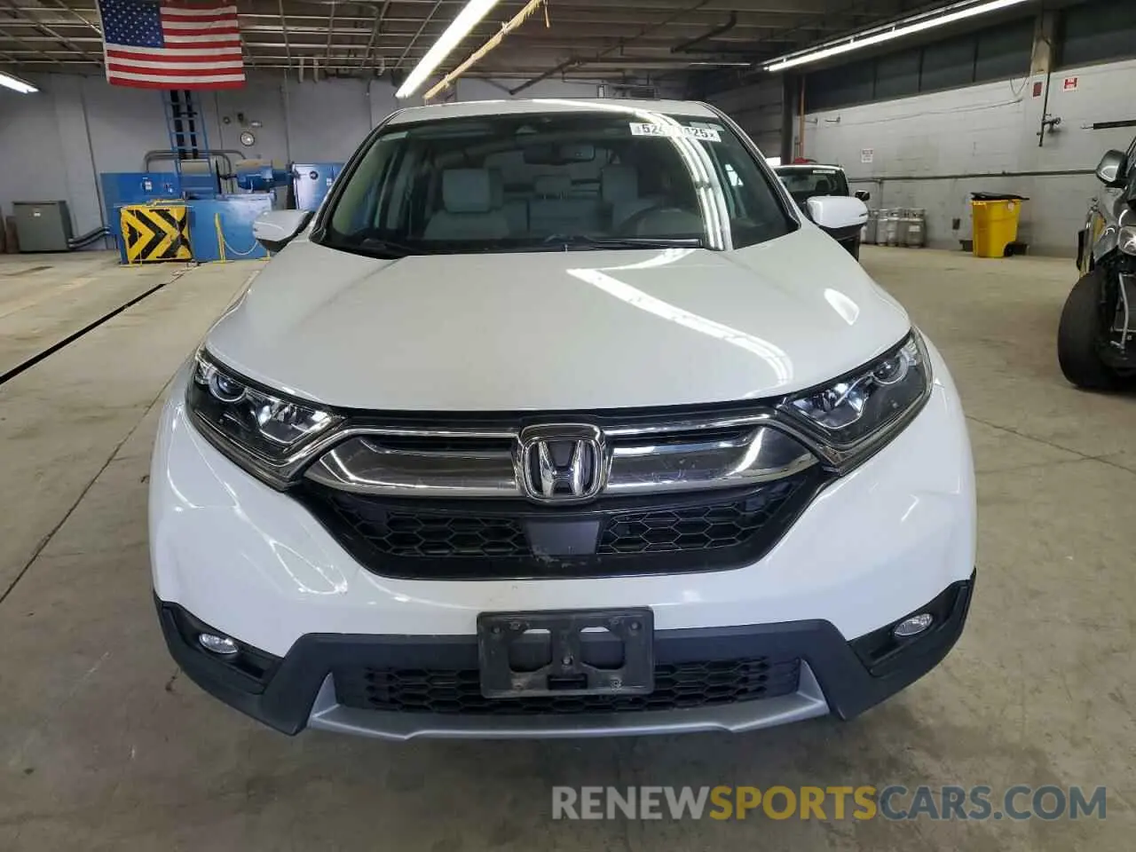 5 Photograph of a damaged car 5J6RW2H82KL012609 HONDA CRV 2019