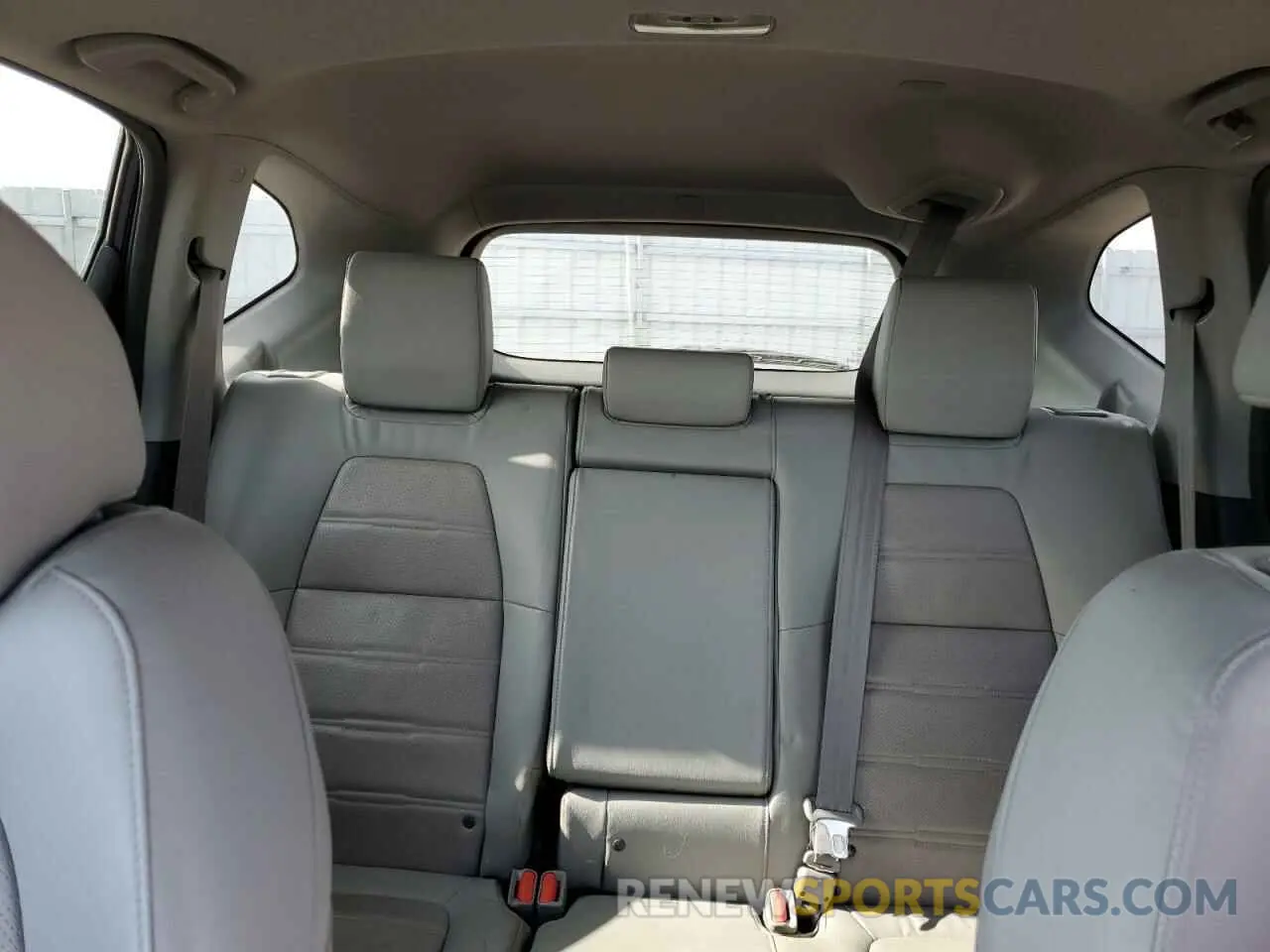 10 Photograph of a damaged car 5J6RW2H83KA002750 HONDA CRV 2019
