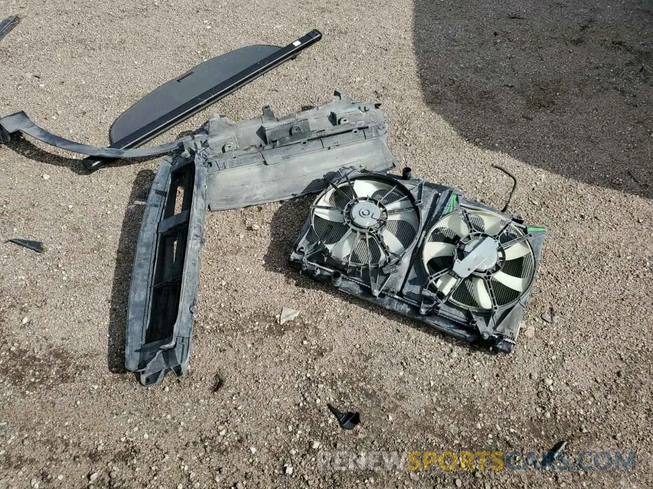 13 Photograph of a damaged car 5J6RW2H83KA002750 HONDA CRV 2019