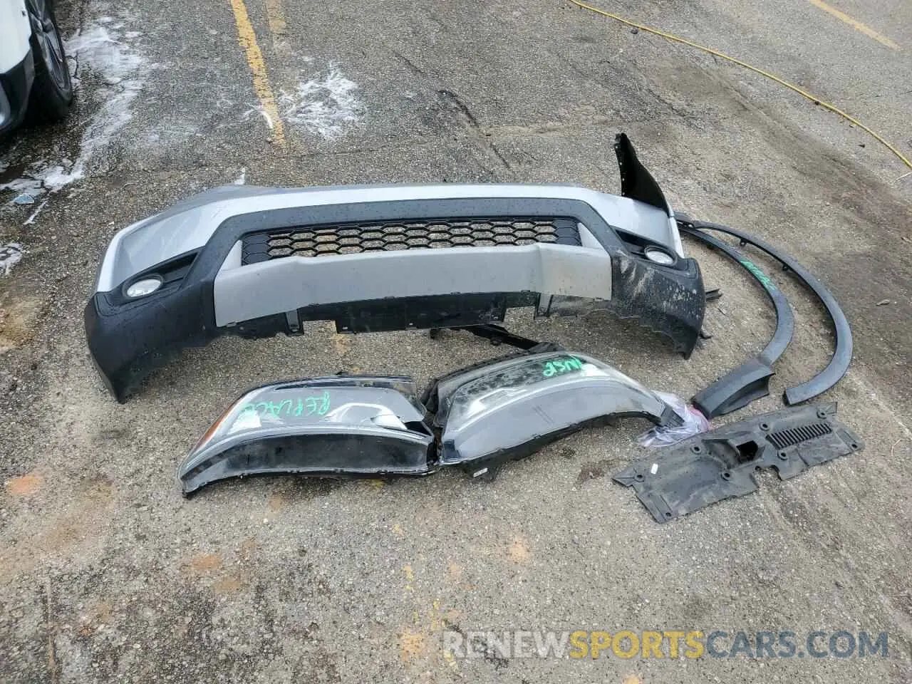13 Photograph of a damaged car 5J6RW2H83KA009522 HONDA CRV 2019