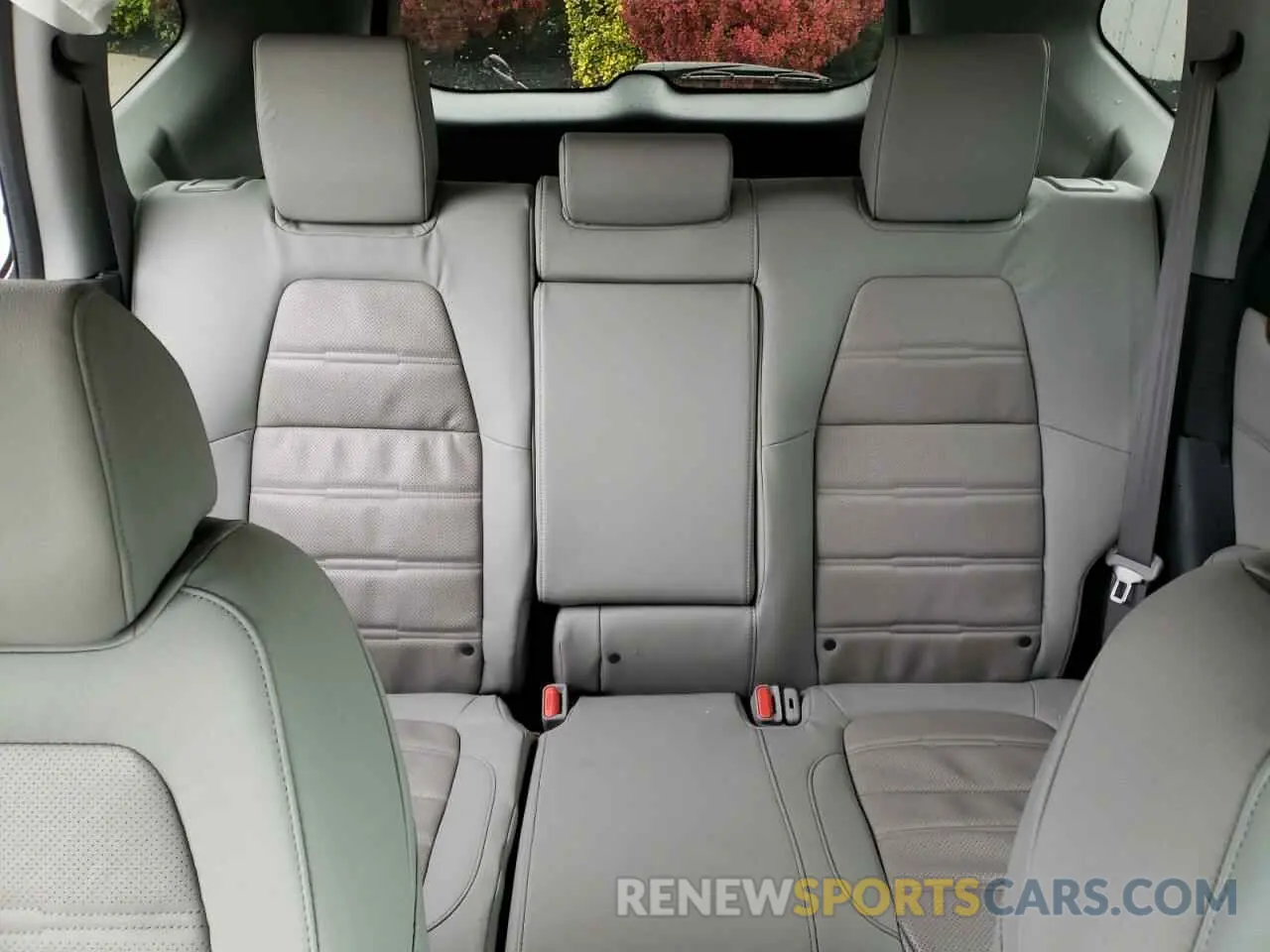 10 Photograph of a damaged car 5J6RW2H83KA016986 HONDA CRV 2019
