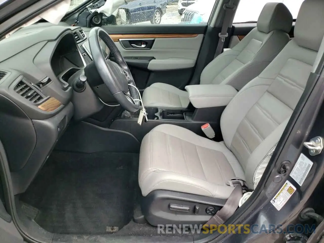 7 Photograph of a damaged car 5J6RW2H83KA016986 HONDA CRV 2019