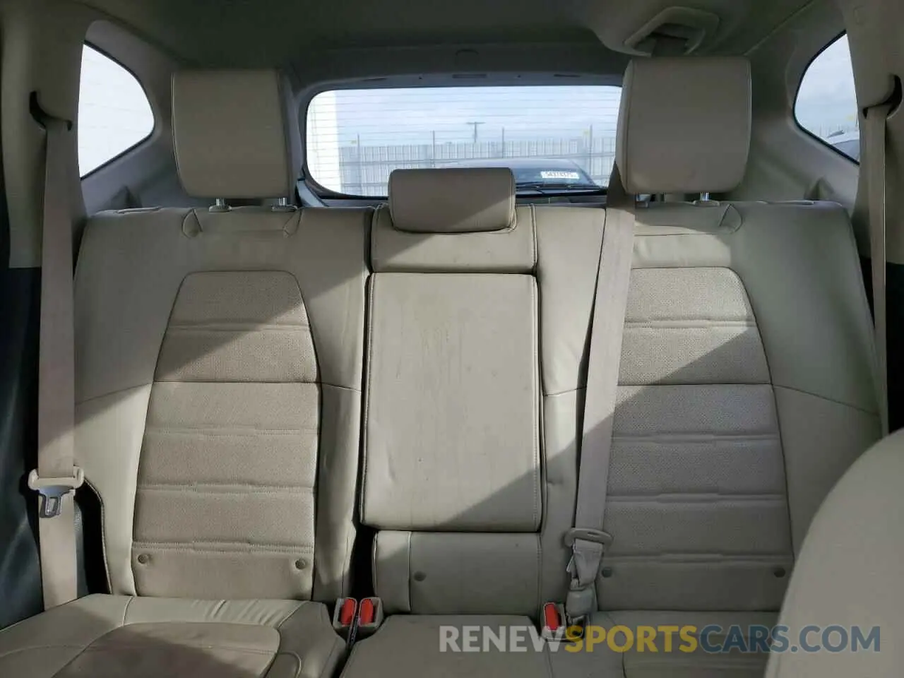 10 Photograph of a damaged car 5J6RW2H84KA019427 HONDA CRV 2019