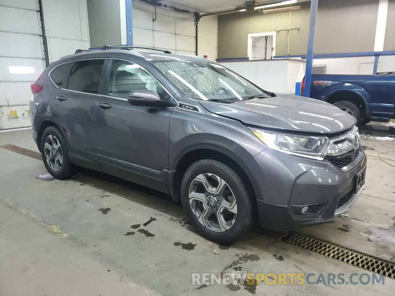 4 Photograph of a damaged car 5J6RW2H86KA019283 HONDA CRV 2019