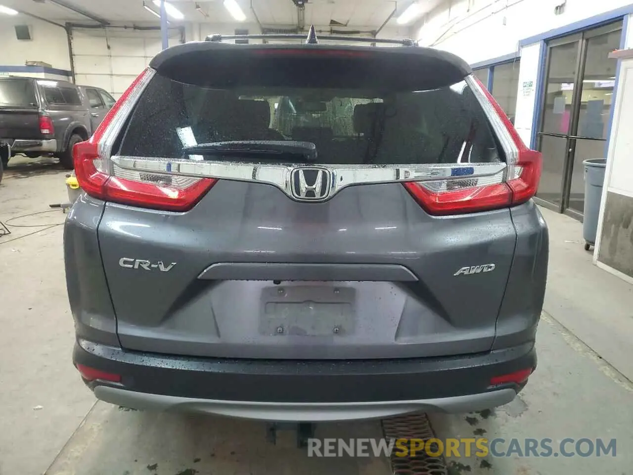 6 Photograph of a damaged car 5J6RW2H86KA019283 HONDA CRV 2019