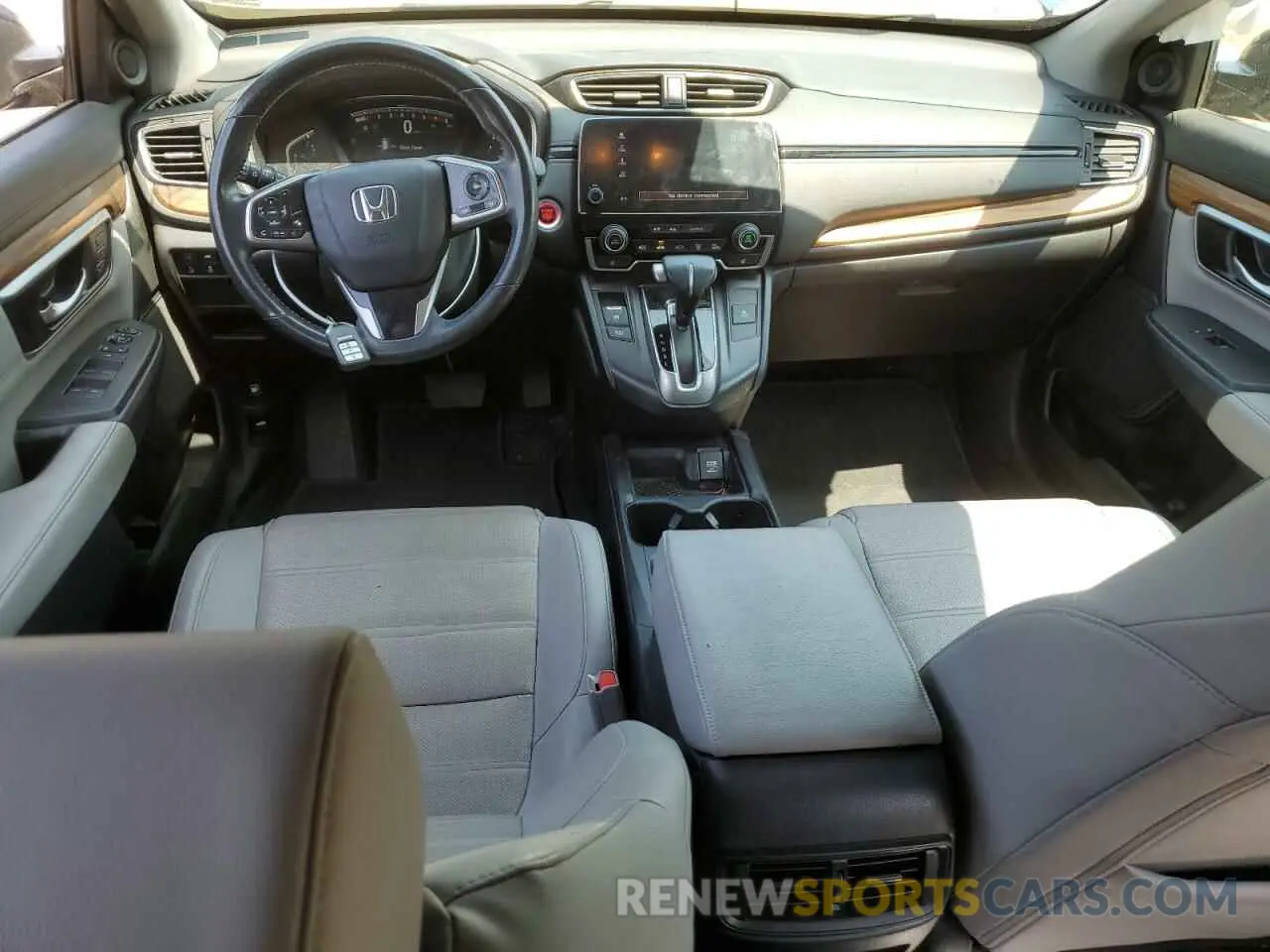 8 Photograph of a damaged car 5J6RW2H87KL022617 HONDA CRV 2019