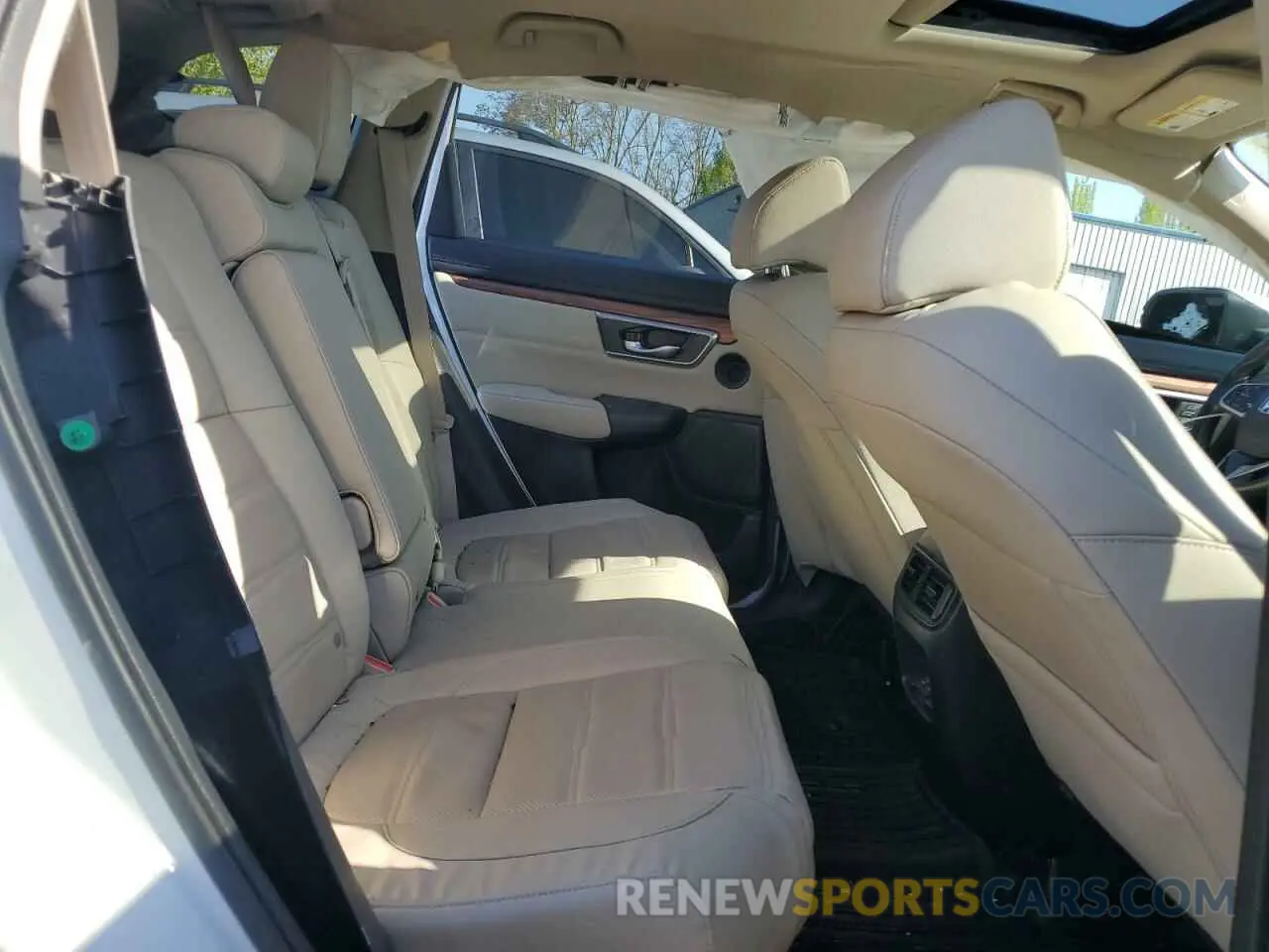 11 Photograph of a damaged car 5J6RW2H88KA017244 HONDA CRV 2019