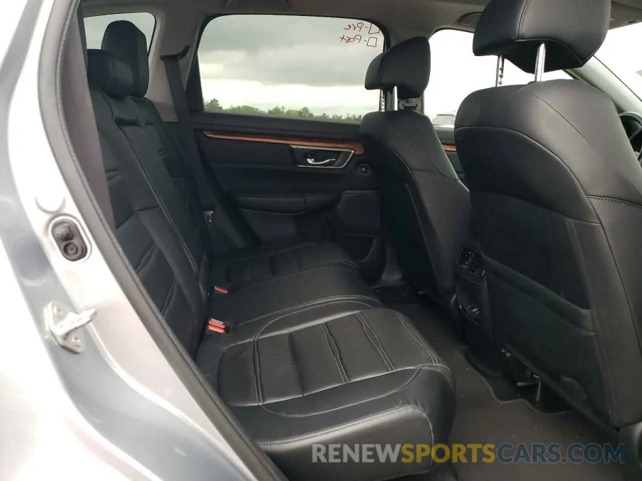 11 Photograph of a damaged car 5J6RW2H89KA005944 HONDA CRV 2019