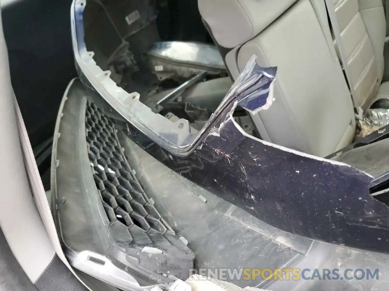 13 Photograph of a damaged car 5J6RW2H89KL000599 HONDA CRV 2019