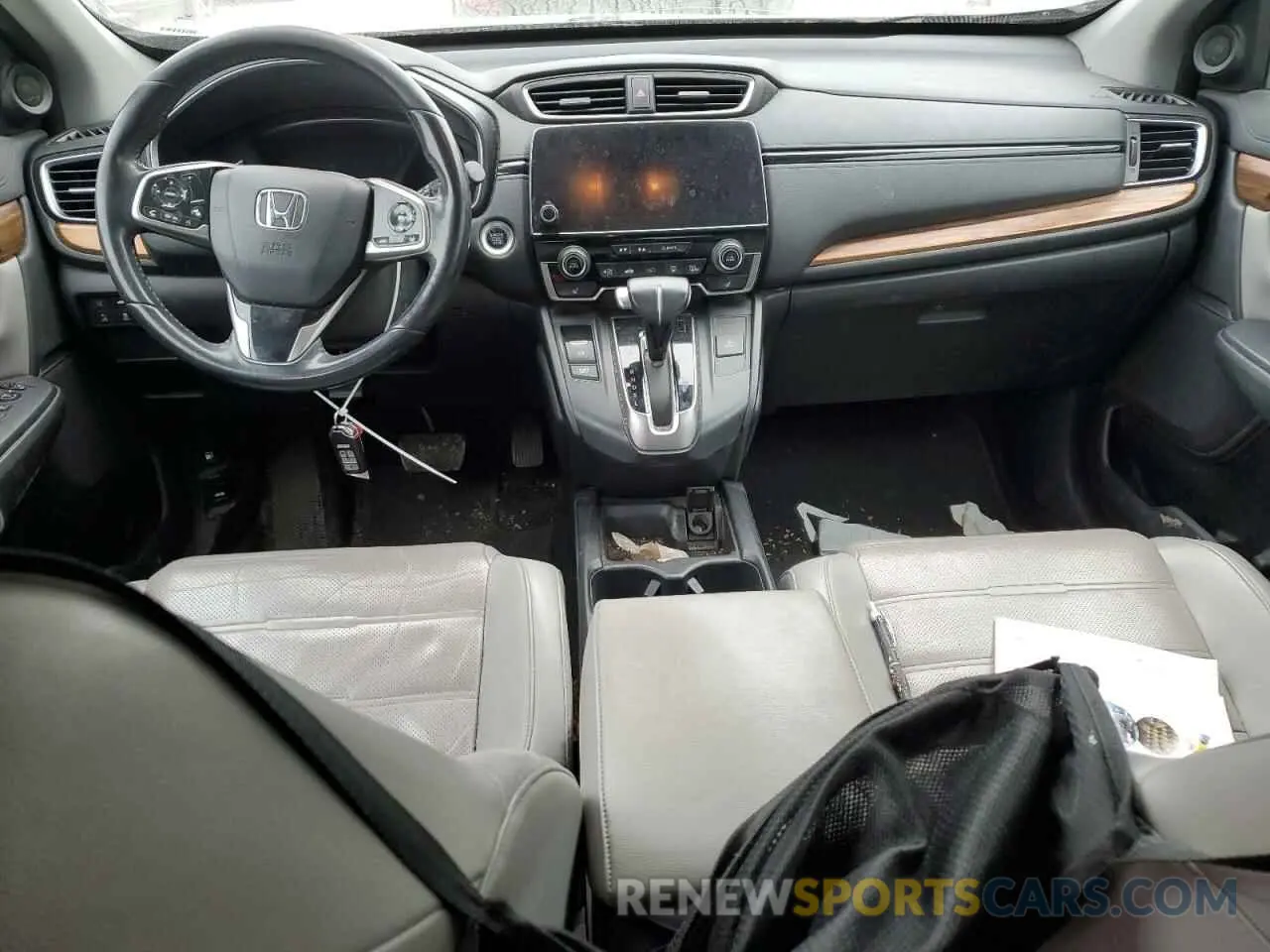 8 Photograph of a damaged car 5J6RW2H89KL000599 HONDA CRV 2019