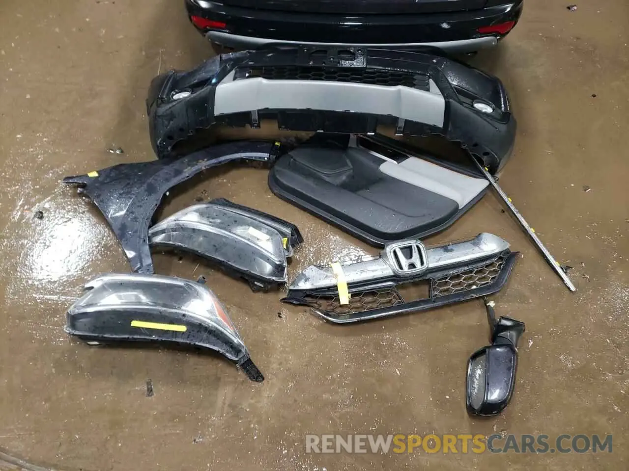 12 Photograph of a damaged car 5J6RW2H89KL003910 HONDA CRV 2019