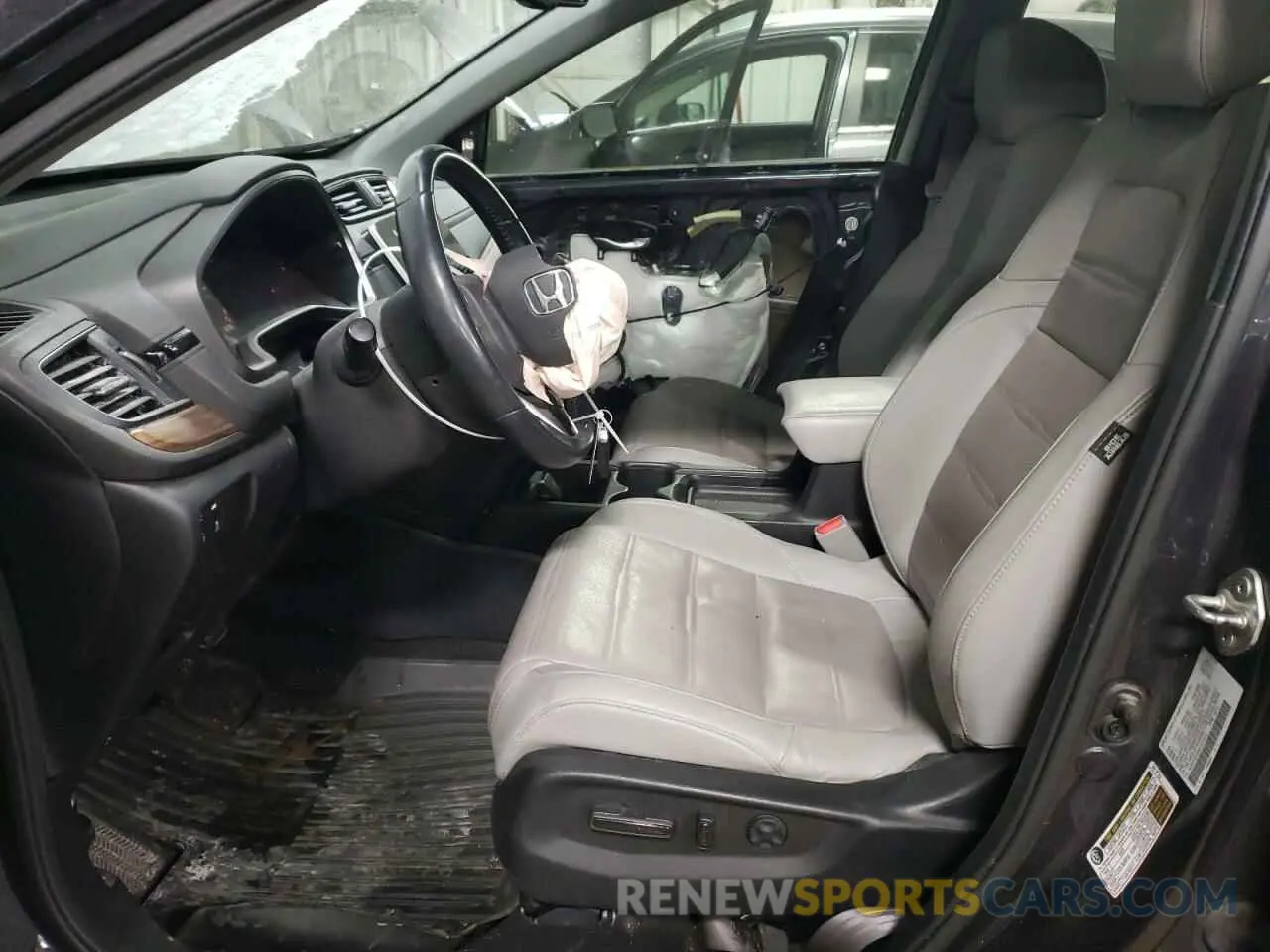 7 Photograph of a damaged car 5J6RW2H89KL003910 HONDA CRV 2019