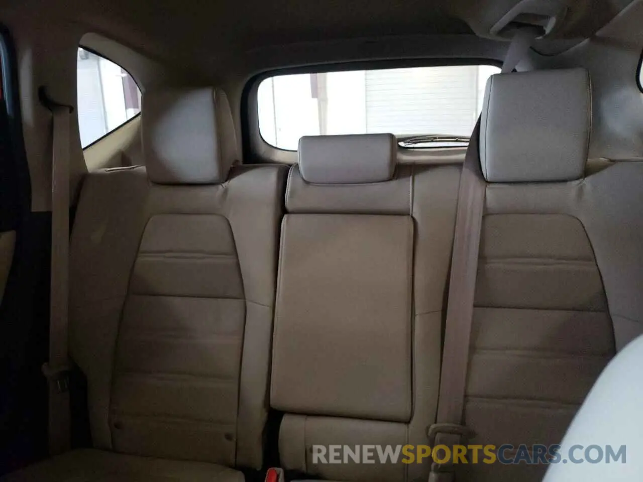 10 Photograph of a damaged car 5J6RW2H90KL012942 HONDA CRV 2019
